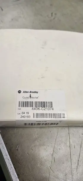 440k-c21074 Allen- Bradley 60947-5-1 Allen-bradley Guardmaster Ser A Cadet 3 Safety Switch