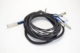 Cisco 471-aafd 40gbase-cr4 Qsfp To 4 10gbase-cu Sfp 5m Passive Cable