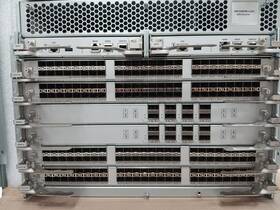Hpe Sn8700b San Director Brocade X7-4 With Fc32-x7-48 Cpx7 Cr64-4
