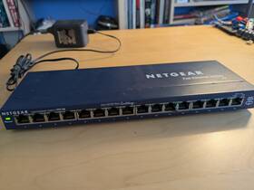 Netgear Fs116e Prosafe Unmanaged Plus 16-port 10/100 Fast Ethernet Switch