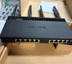 RB4011IGS+5HACQ2HND-IN: New Mikrotik 10-PORT Gbe Router W/accessories. Price: $210.00.